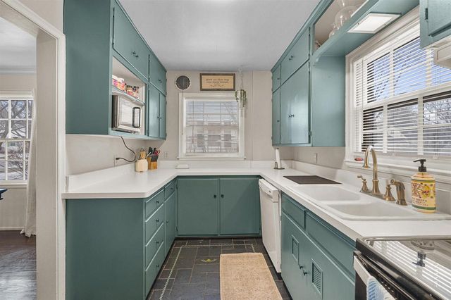 71 S Blackhawk Street, Janesville, WI 53545