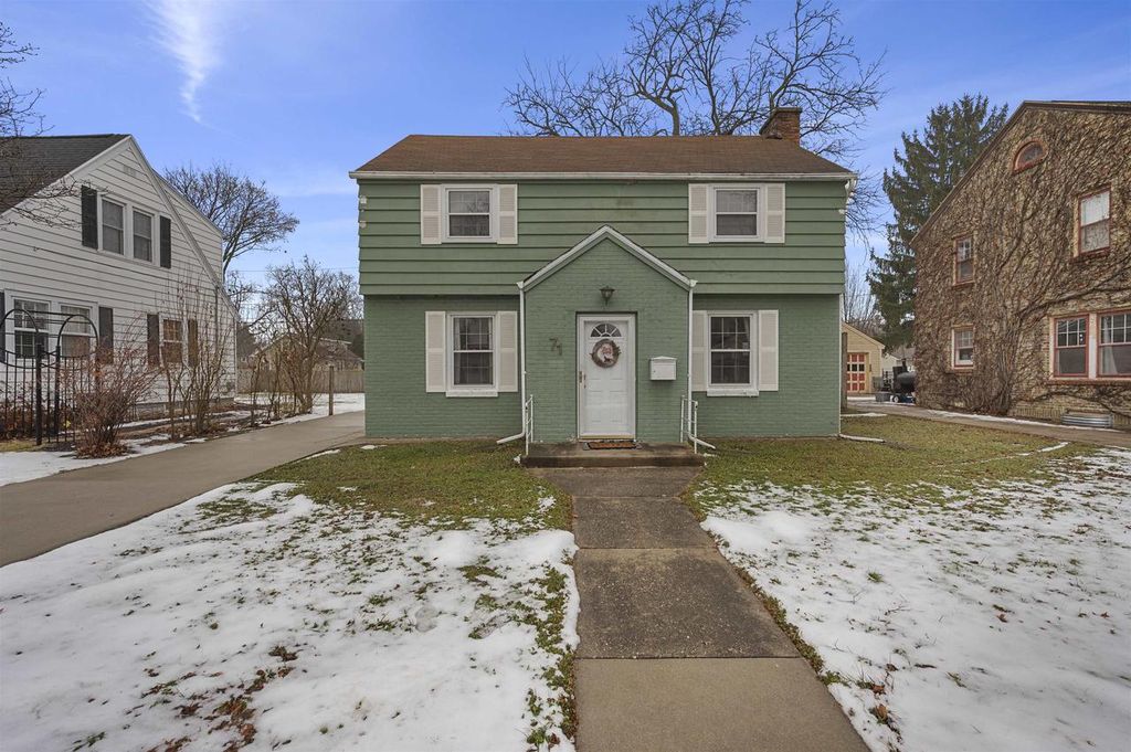 71 S Blackhawk Street, Janesville, WI 53545