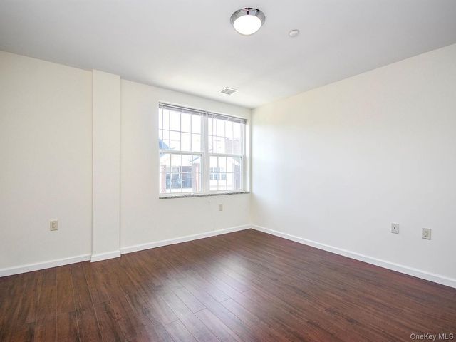 200 Carney Street 202, Glen Cove, NY 11542