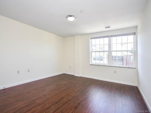 200 Carney Street 202, Glen Cove, NY 11542