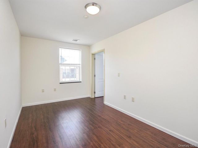 200 Carney Street 202, Glen Cove, NY 11542