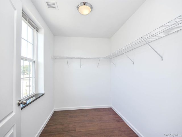 200 Carney Street 202, Glen Cove, NY 11542