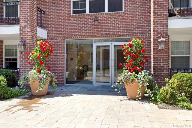 200 Carney Street 202, Glen Cove, NY 11542