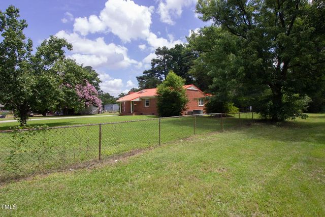 887 71st School Road, Fayetteville, NC 28314