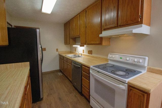 887 71st School Road, Fayetteville, NC 28314