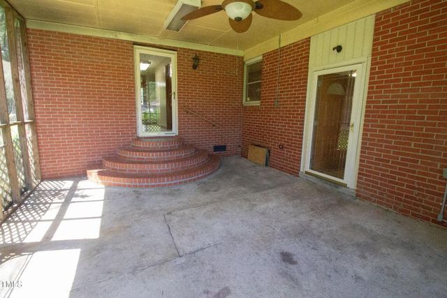 887 71st School Road, Fayetteville, NC 28314