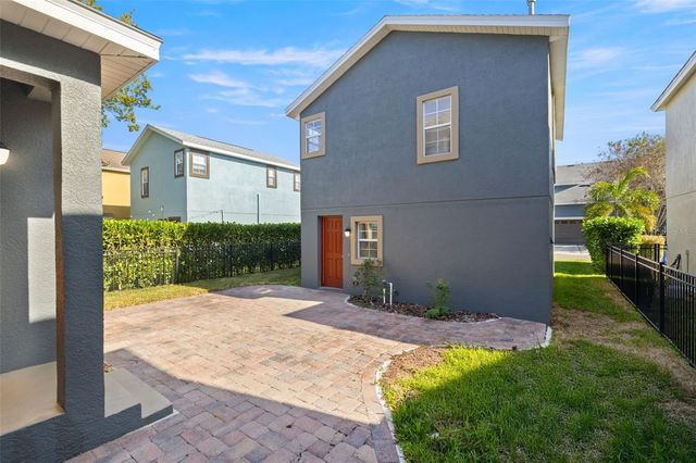 5950 BEACONPARK STREET, Lithia, FL 33547