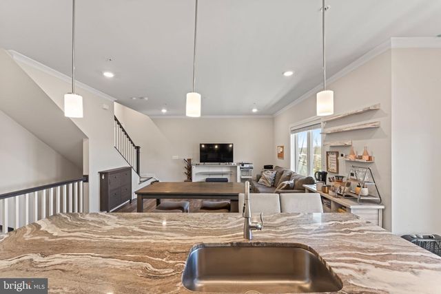 1330 RAIL STOP DR, Woodbridge, VA 22191