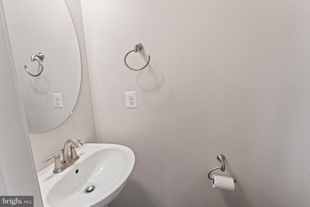 1330 RAIL STOP DR, Woodbridge, VA 22191