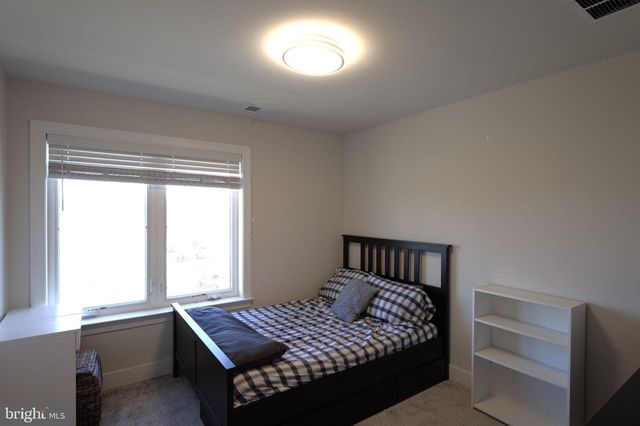 1330 RAIL STOP DR, Woodbridge, VA 22191