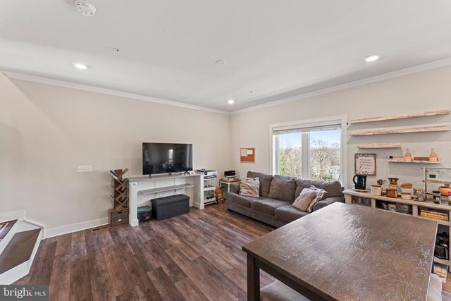 1330 RAIL STOP DR, Woodbridge, VA 22191