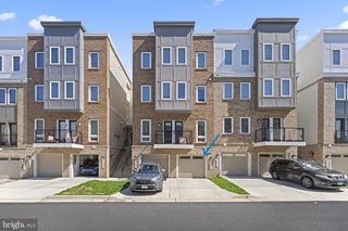 1330 RAIL STOP DR, Woodbridge, VA 22191