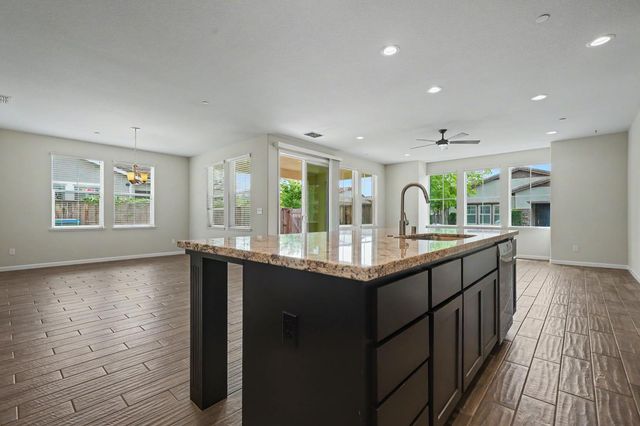 2584 Lombardy Ct, Lodi, CA 95242