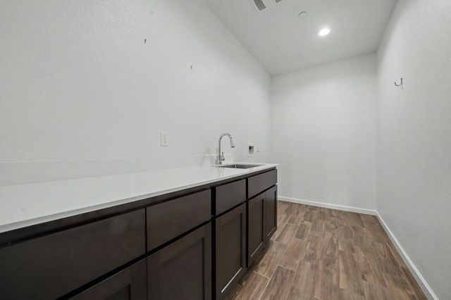 2584 Lombardy Ct, Lodi, CA 95242