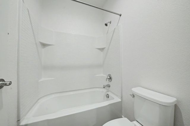 2584 Lombardy Ct, Lodi, CA 95242