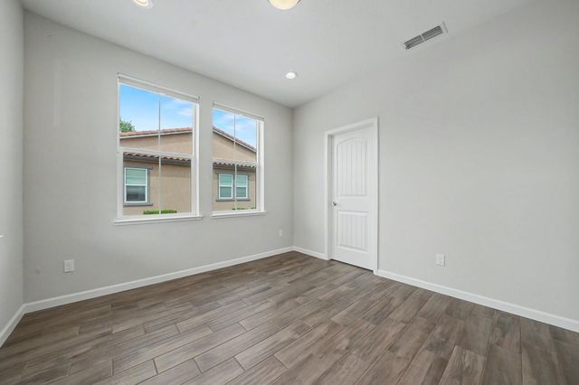 2584 Lombardy Ct, Lodi, CA 95242