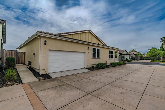 2584 Lombardy Ct, Lodi, CA 95242