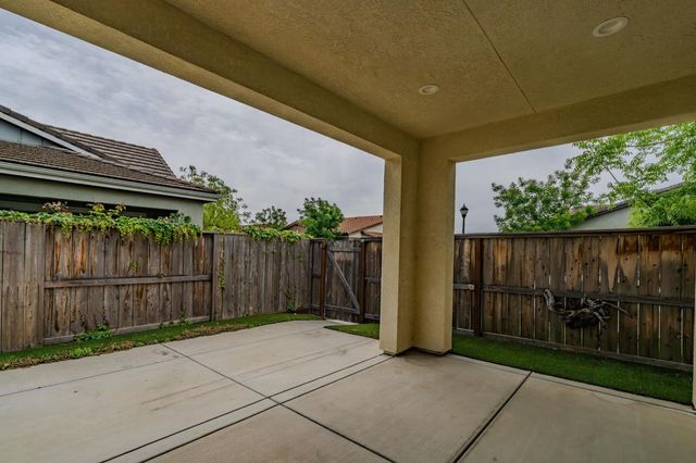 2584 Lombardy Ct, Lodi, CA 95242