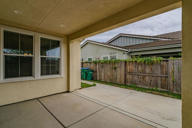 2584 Lombardy Ct, Lodi, CA 95242