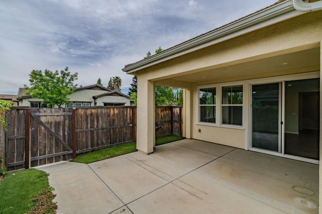 2584 Lombardy Ct, Lodi, CA 95242