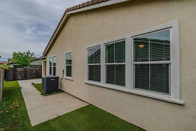 2584 Lombardy Ct, Lodi, CA 95242