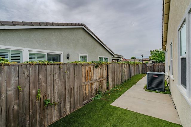 2584 Lombardy Ct, Lodi, CA 95242