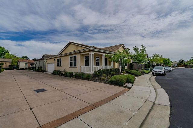 2584 Lombardy Ct, Lodi, CA 95242