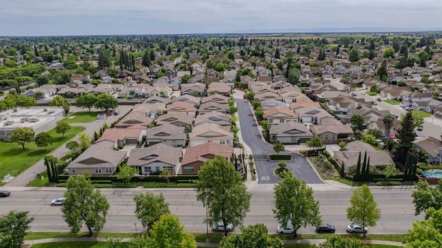 2584 Lombardy Ct, Lodi, CA 95242