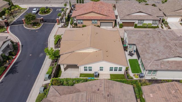 2584 Lombardy Ct, Lodi, CA 95242