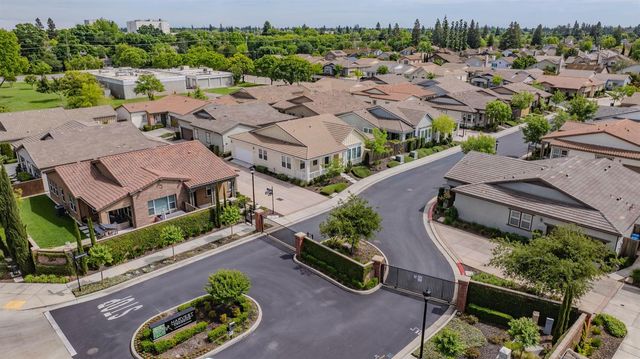 2584 Lombardy Ct, Lodi, CA 95242