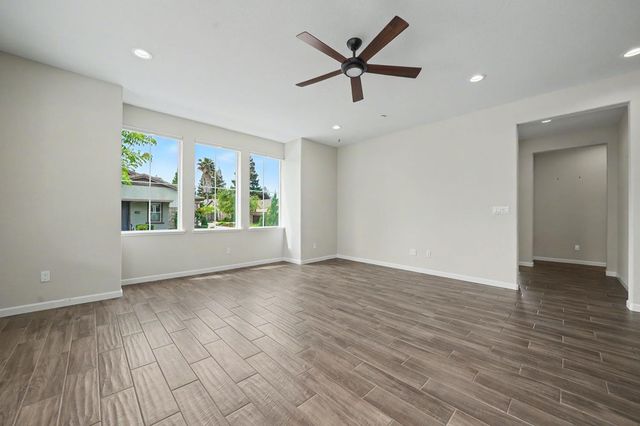 2584 Lombardy Ct, Lodi, CA 95242