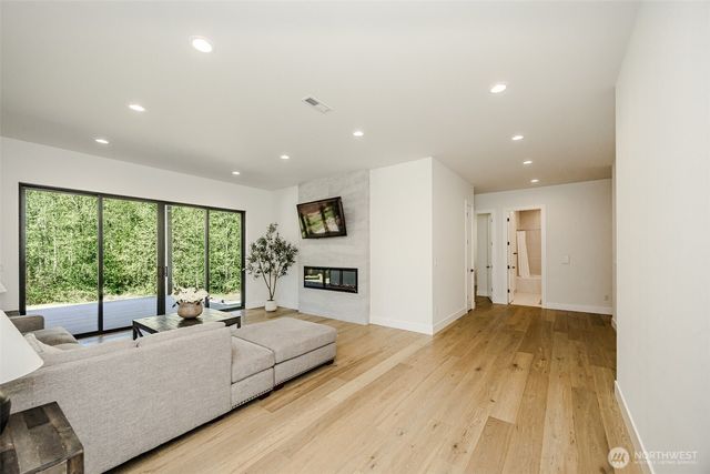 24026 Dolphin Lane, Mount Vernon, WA 98274