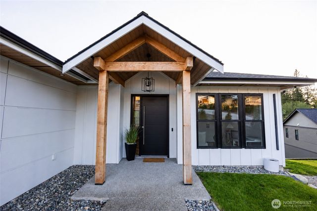 24026 Dolphin Lane, Mount Vernon, WA 98274