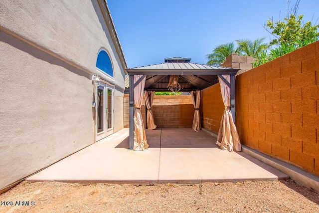 1527 E BEACON Drive, Gilbert, AZ 85234