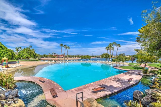 1527 E BEACON Drive, Gilbert, AZ 85234