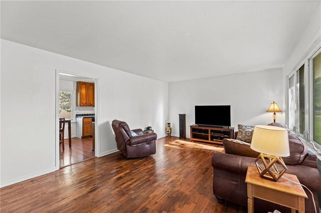 401 S Madison Street, Spring Hill, KS 66083