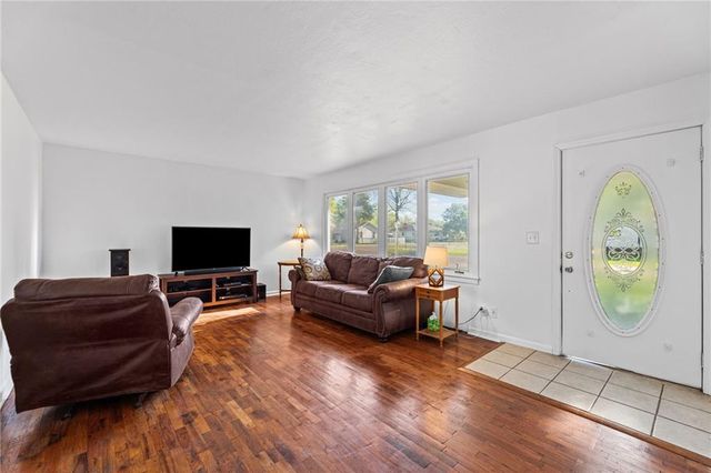 401 S Madison Street, Spring Hill, KS 66083