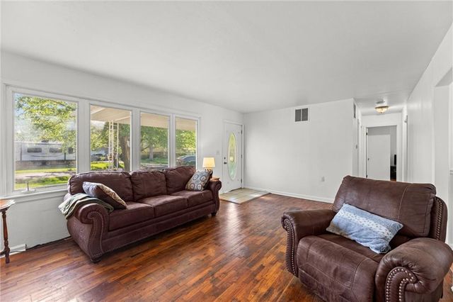 401 S Madison Street, Spring Hill, KS 66083