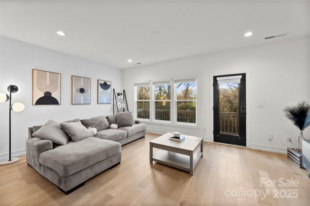 2703 Parkway Avenue, Charlotte, NC 28208