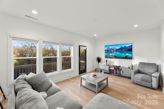 2703 Parkway Avenue, Charlotte, NC 28208