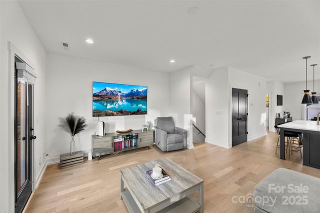 2703 Parkway Avenue, Charlotte, NC 28208