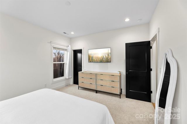 2703 Parkway Avenue, Charlotte, NC 28208