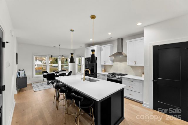 2703 Parkway Avenue, Charlotte, NC 28208