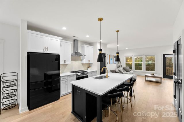 2703 Parkway Avenue, Charlotte, NC 28208