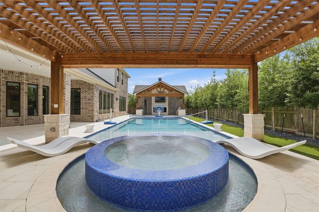 4715 Lake Crest Drive, Fulshear, TX 77441