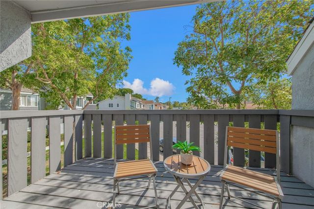 44 Fallbrook, Irvine, CA 92604