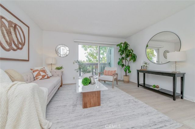 44 Fallbrook, Irvine, CA 92604