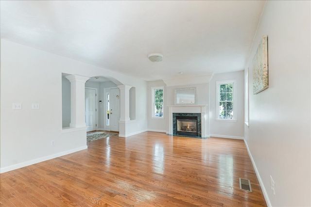 319 Hampton Way 319, Abington, MA 02351