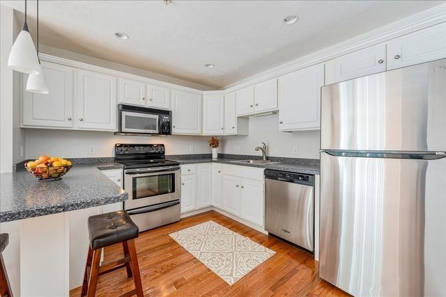 319 Hampton Way 319, Abington, MA 02351