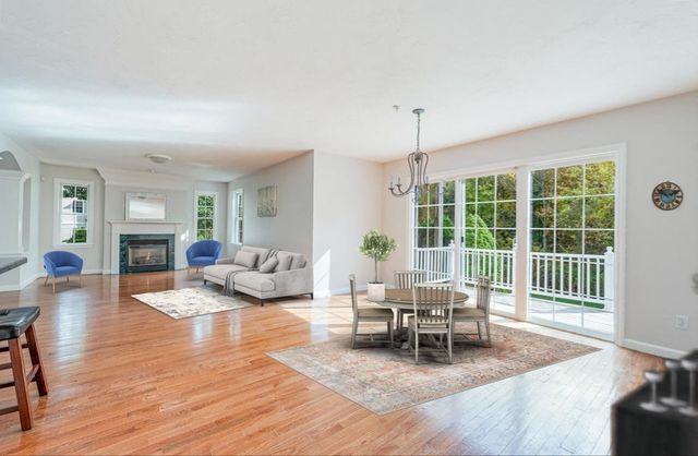 319 Hampton Way 319, Abington, MA 02351